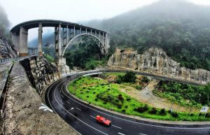 Keunikan Jembatan Kelok 9 Sumatera Barat